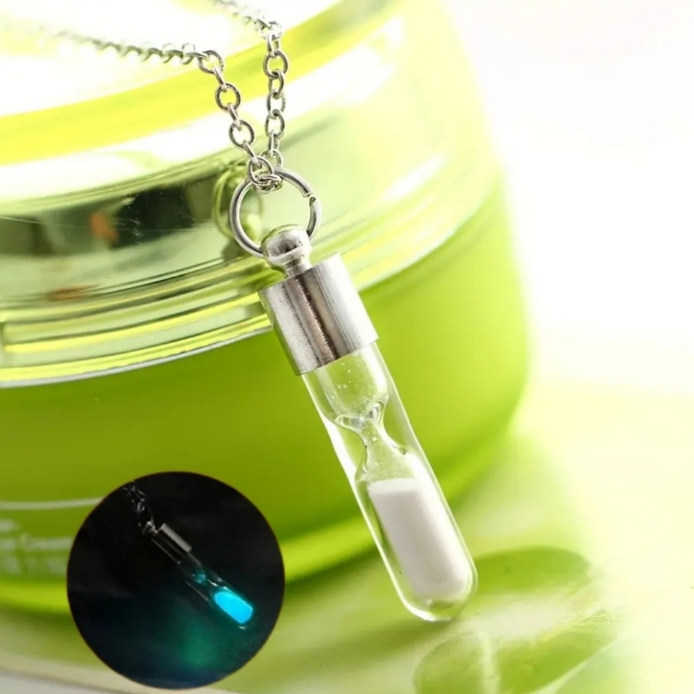 Glow-in-the-Dark Hourglass Pendant Glass Luminous‎ Lamp Wishing Bottle Necklace